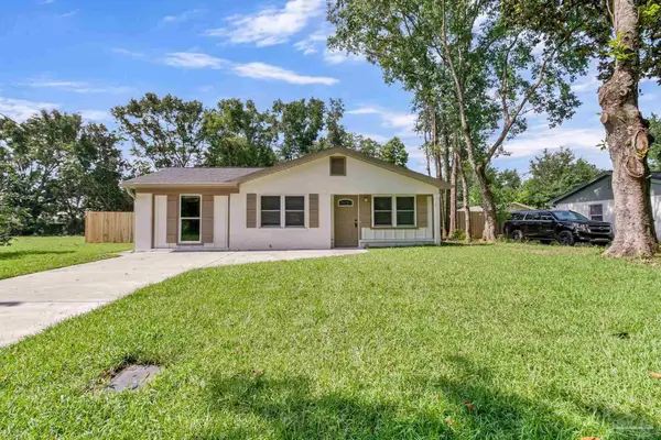 5255 Catalina St, Pace, FL 32571