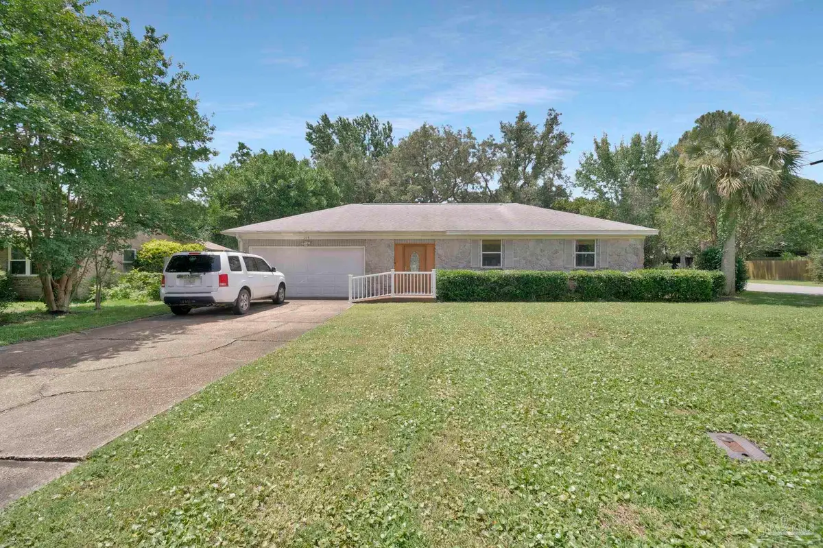 219 Norwich Dr, Gulf Breeze, FL 32561 - #1