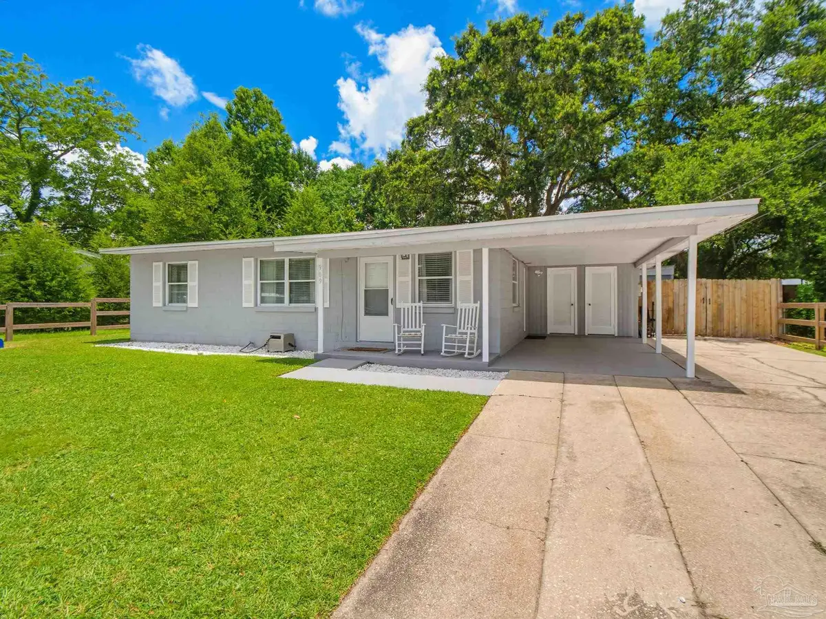 909 Clearview Ave, Pensacola, FL 32505 - #1
