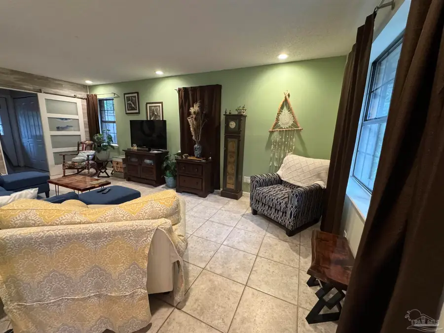 2701 E Desoto St, Pensacola, FL 32503 - #3