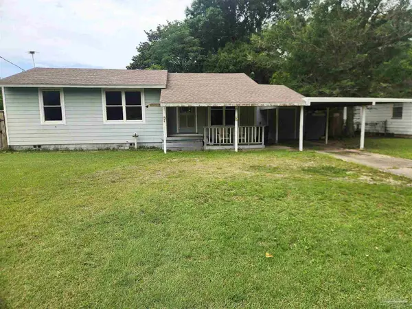907 Rue Max St, Pensacola, FL 32507