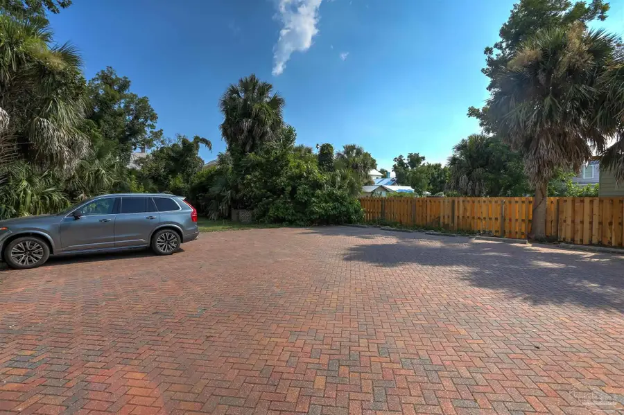 245 E Intendencia St, Pensacola, FL 32502 - #3