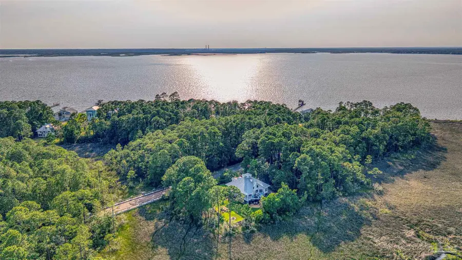 4596 Bayside Dr, Milton, FL 32583 - #2