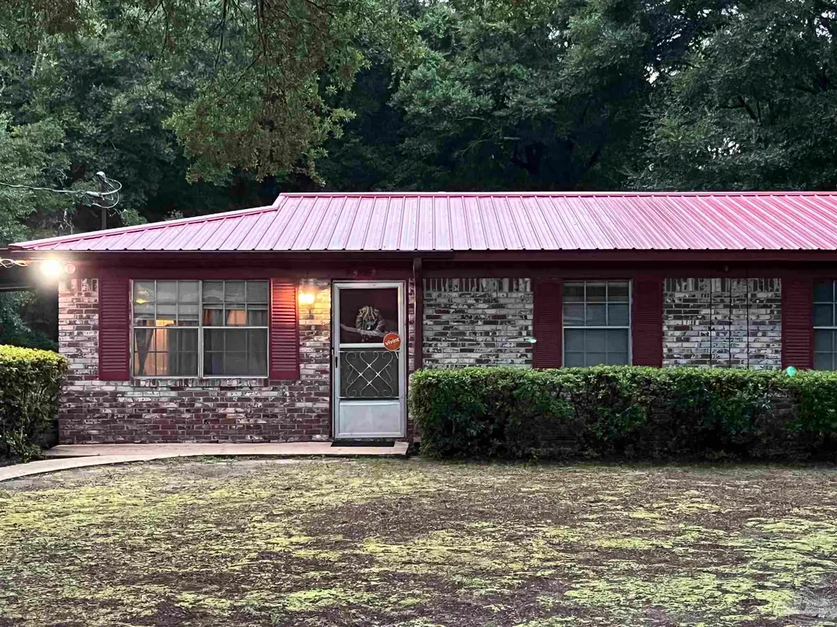 7532 Holmes St, Milton, FL 32583 - #1