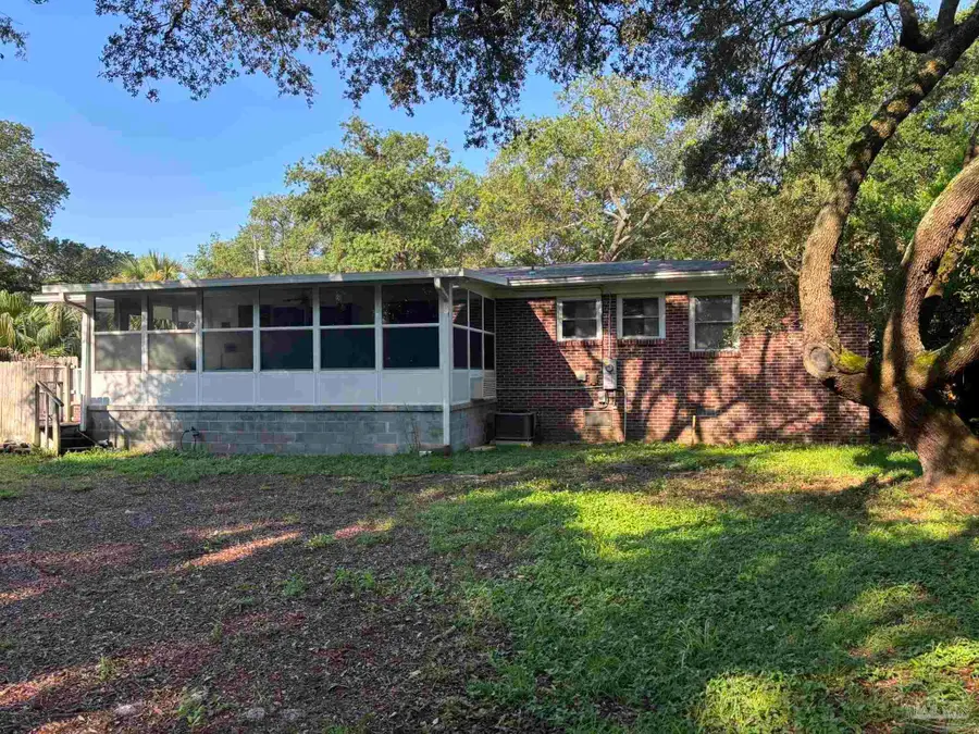 24 Gilmore Dr, Gulf Breeze, FL 32561 - #3