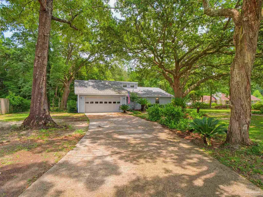 5682 Windsong Dr, Milton, FL 32570 - #2