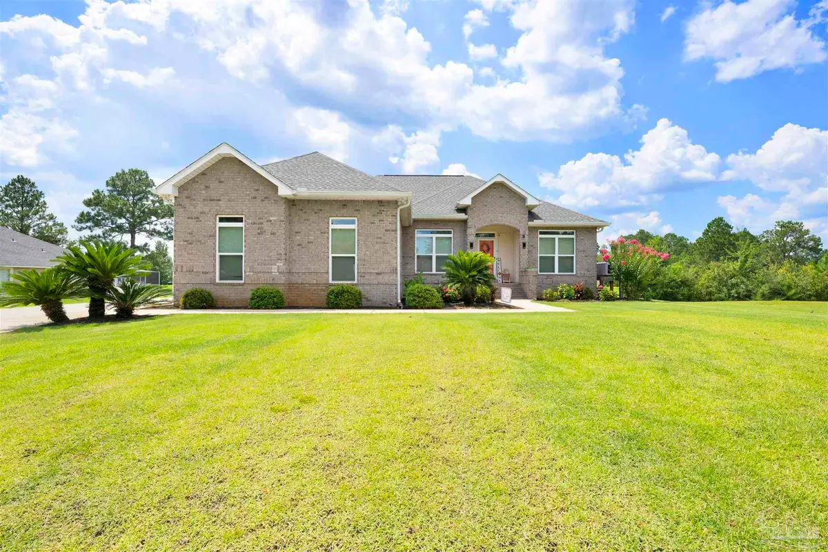 4372 Casa Grande Ct, Milton, FL 32583 - #1