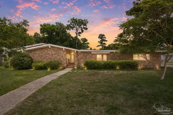 7970 Lancelot Dr, Pensacola, FL 32514