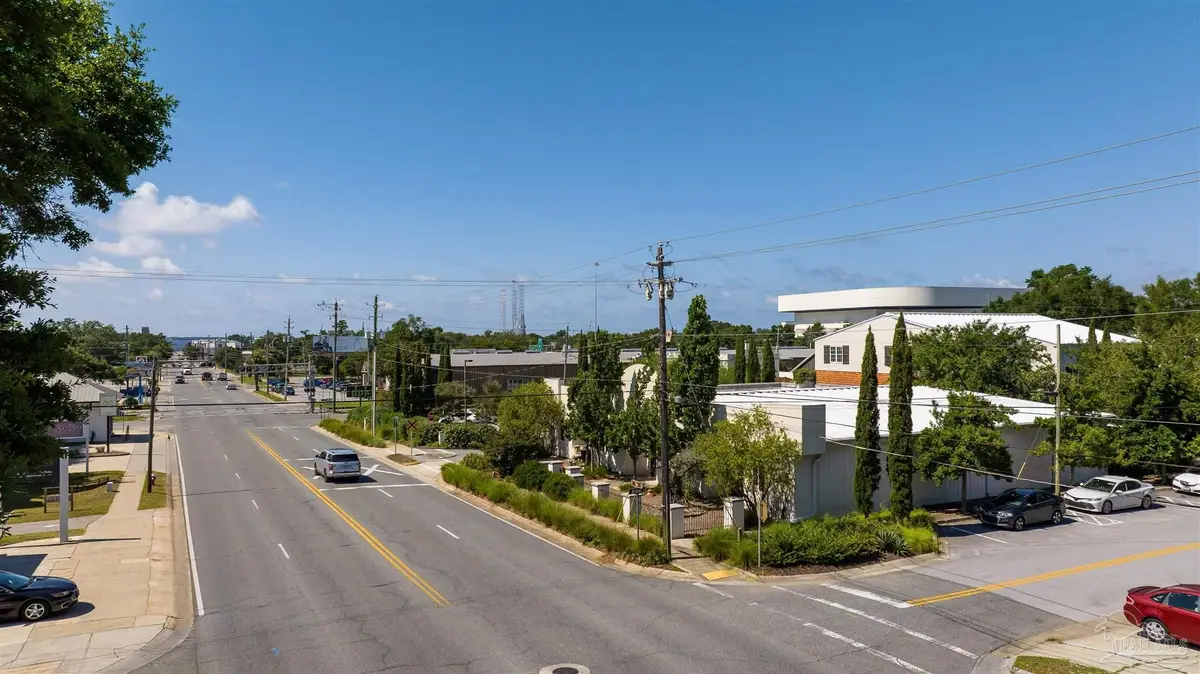 902 E Belmont St, Pensacola, FL 32501 - #1