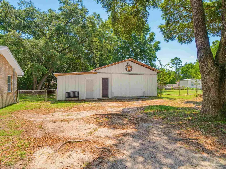 5692 Pine Ridge Dr, Milton, FL 32570 - #2