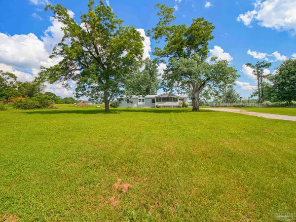 5816 Hall Rd, Jay, FL 32565