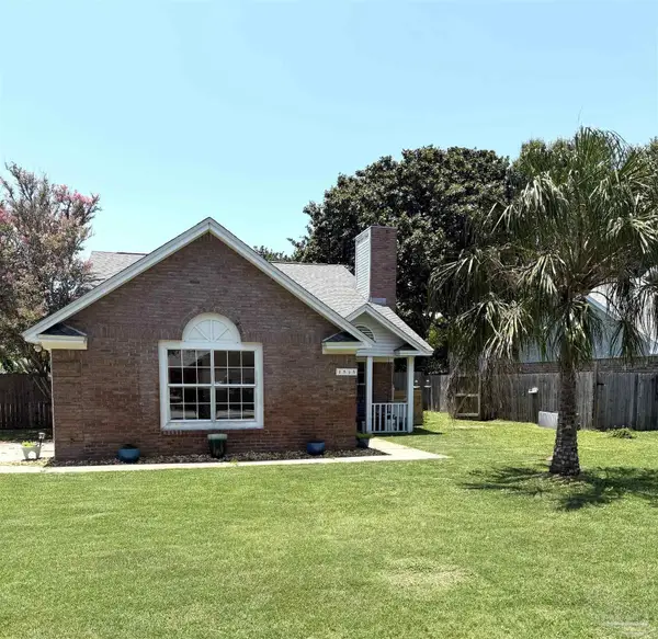 1515 Mariners Cir, Gulf Breeze, FL 32563