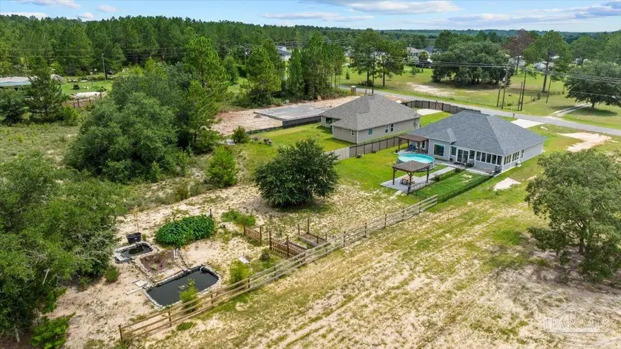 10090 American Farms Rd, Milton, FL 32583 - #2