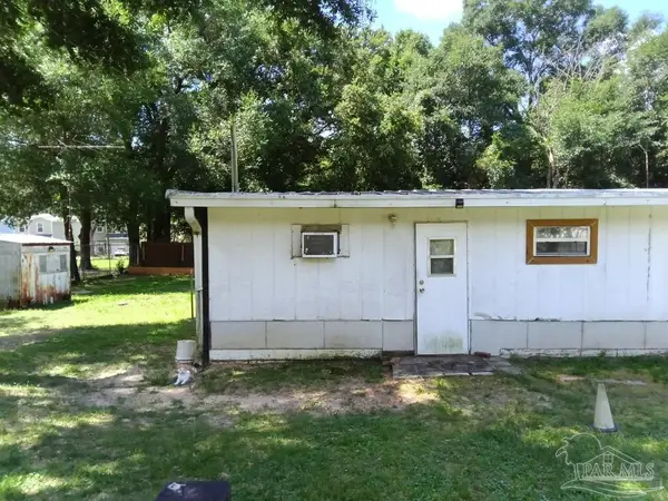6329 Simpson Dr, Milton, FL 32570