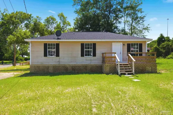 1805 Dr Martin Luther King Jr Dr, Pensacola, FL 32503
