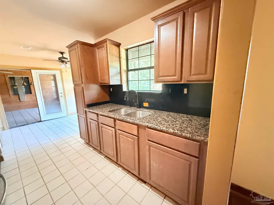 5244 Suwanee St, Milton, FL 32583 - #3