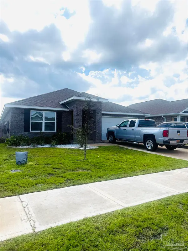 4742 Airmen Dr, Crestview, FL 32539