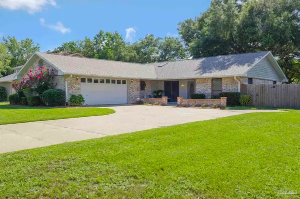 5555 Trafalgar Dr, Pensacola, FL 32504