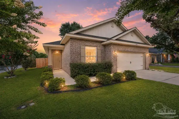 10533 Millbrook Dr, Cantonment, FL 32534