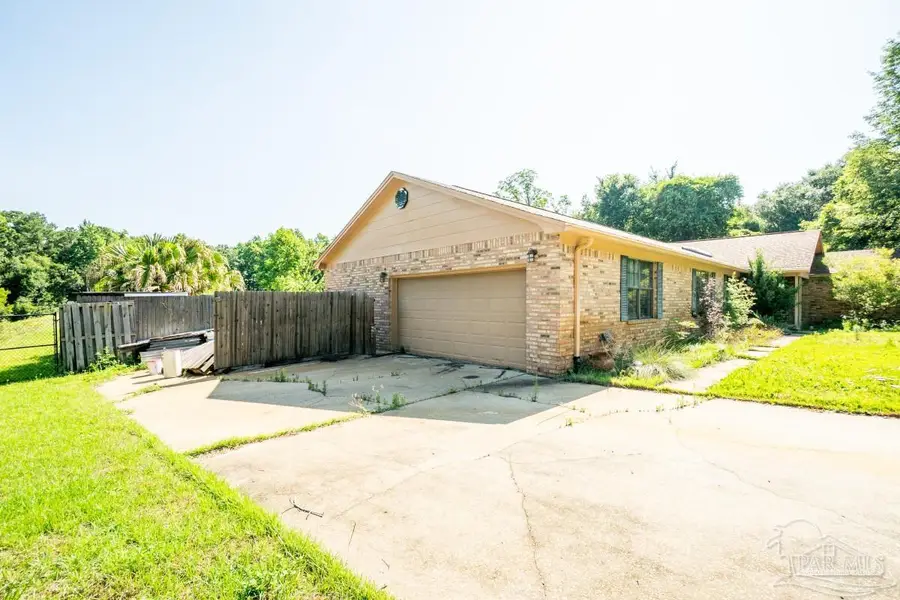 406 Twin Lakes Dr, Pensacola, FL 32504 - #2