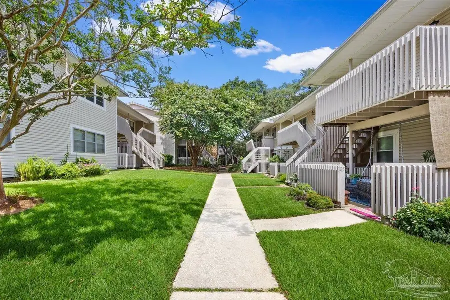 1200 Shoreline Dr, Gulf Breeze, FL 32561 - #2