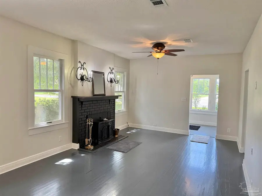404 E Horner St, Atmore, AL 36502 - #3