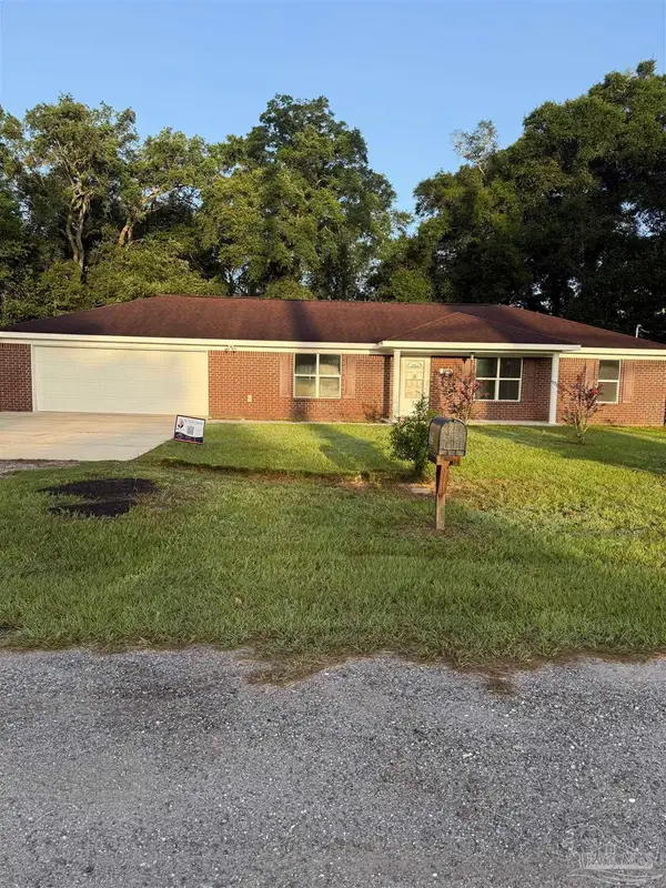 5221 Golson St, Milton, FL 32570