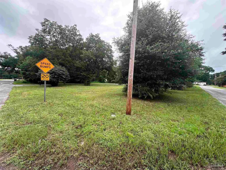 202 Yoakum Ct, Pensacola, FL 32505 - #2