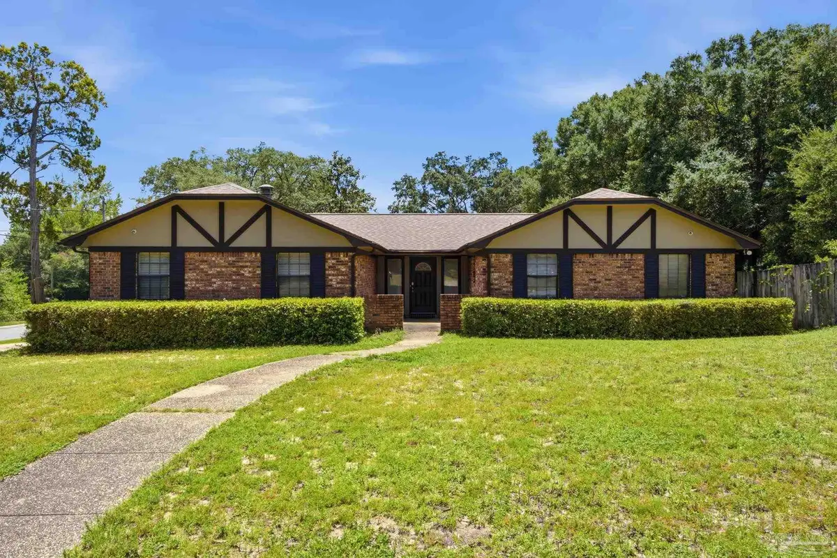 6230 Starhill Dr, Milton, FL 32570 - #1