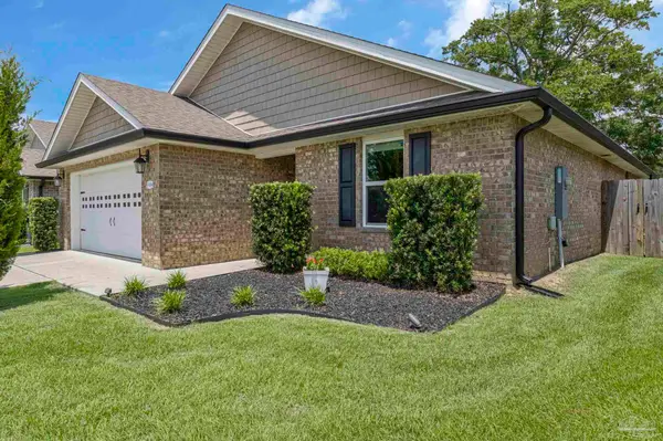 7494 Oak Lake Blvd, Pensacola, FL 32526