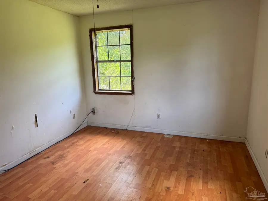 442 Robinson St, Atmore, AL 36502 - #2