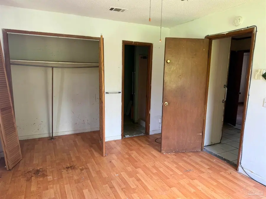 442 Robinson St, Atmore, AL 36502 - #3