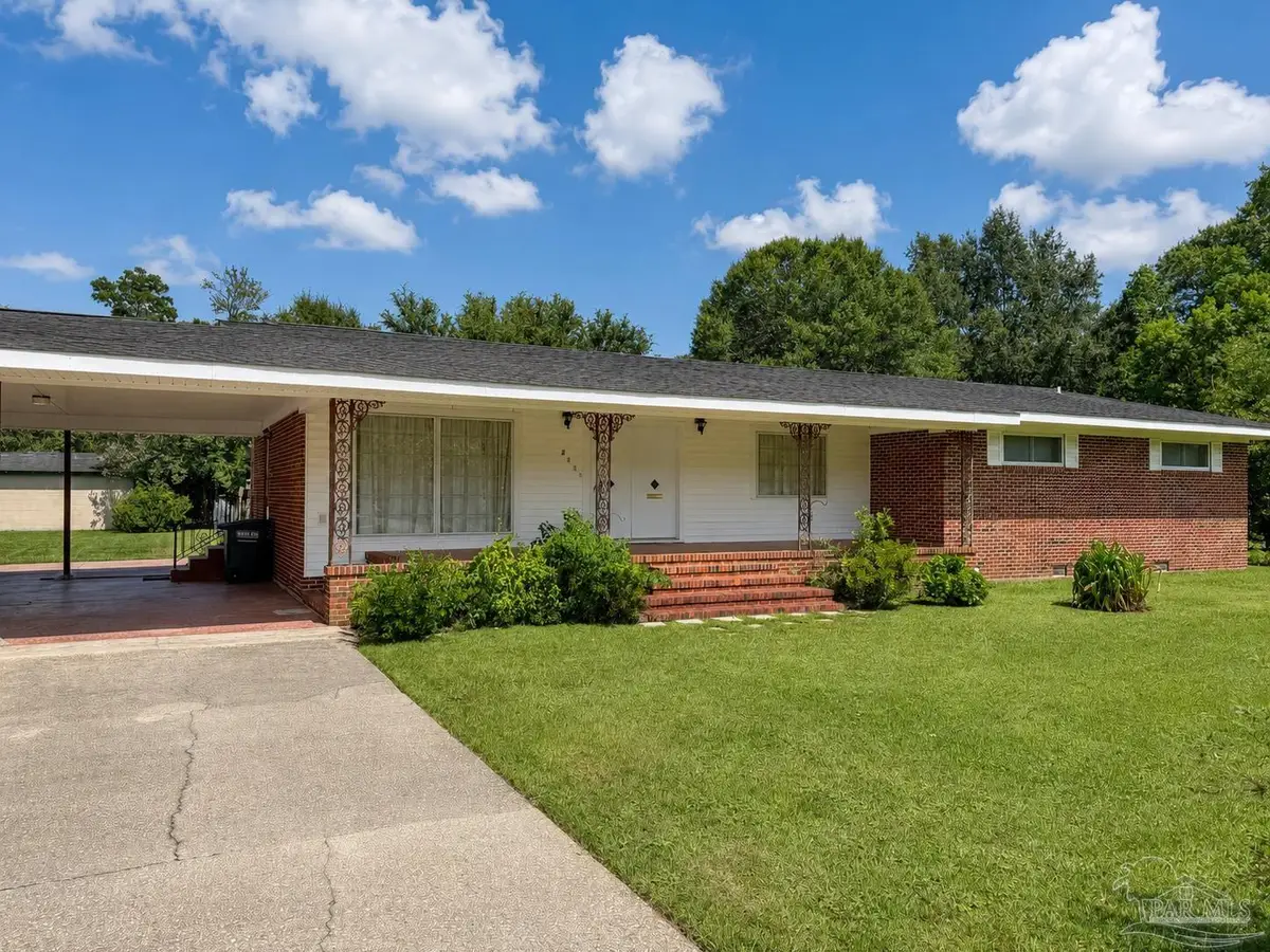 211 7th Ave, Atmore, AL 36502 - #1
