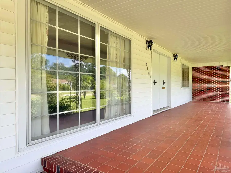 211 7th Ave, Atmore, AL 36502 - #2