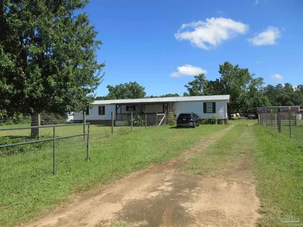 9465 Hay Meadow Rd, Milton, FL 32583