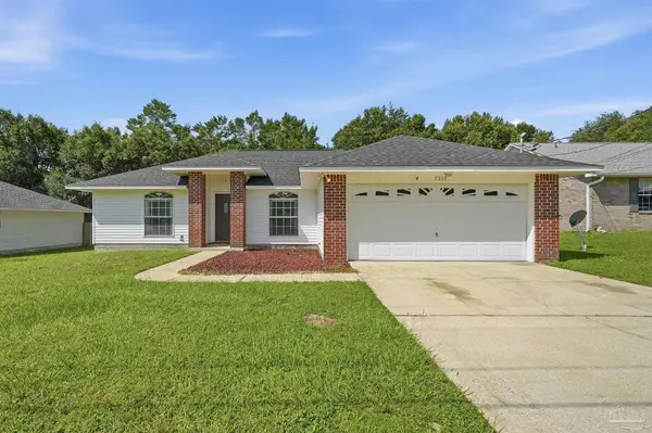 7317 Westminster Dr, Navarre, FL 32566