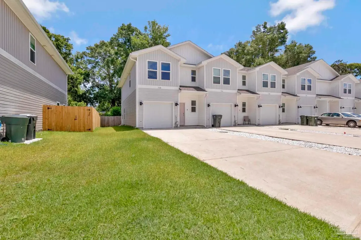 7150 Village Ln, Pensacola, FL 32504 - #1