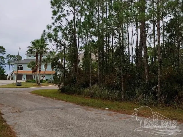 5703 Shores Cir, Pensacola, FL 32507 - #1