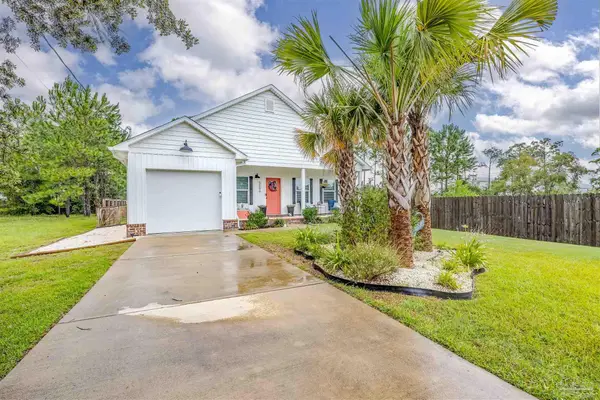 5599 Sandview Dr, Pensacola, FL 32507