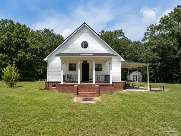 5373 Fireside Ln, Milton, FL 32583