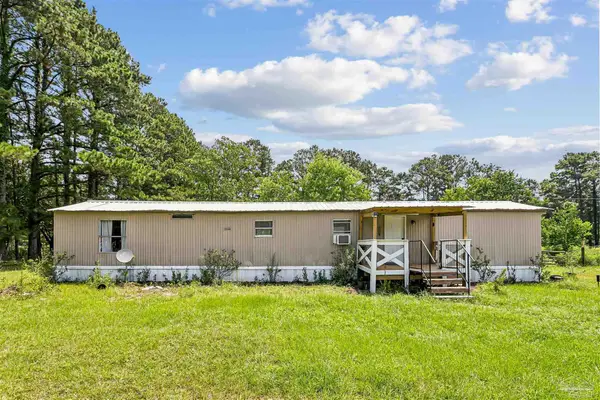 5094 Red Barn Rd, Milton, FL 32583
