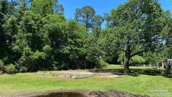 120 Cousineau Rd, Pensacola, FL 32507