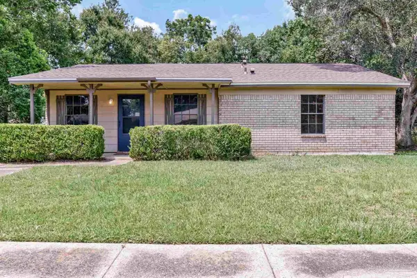 7952 Dartmoor Cir, Pensacola, FL 32514