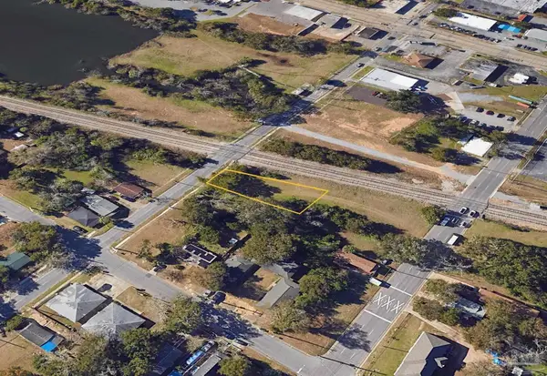 100 E Jordan St #18, Pensacola, FL 32503