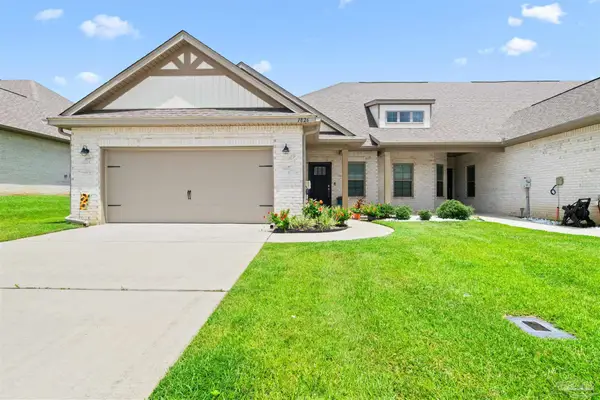 1826 Finch Ln, Cantonment, FL 32533