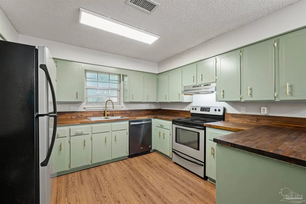 5407 Admiral Doyle Dr, Pensacola, FL 32506 - #1