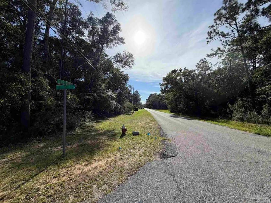 000 De La Rue Dr, Milton, FL 32583 - #2