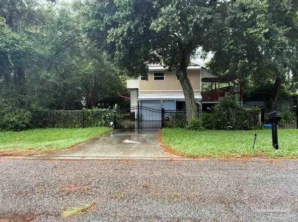 2127 S Fairfield Dr, Pensacola, FL 32507