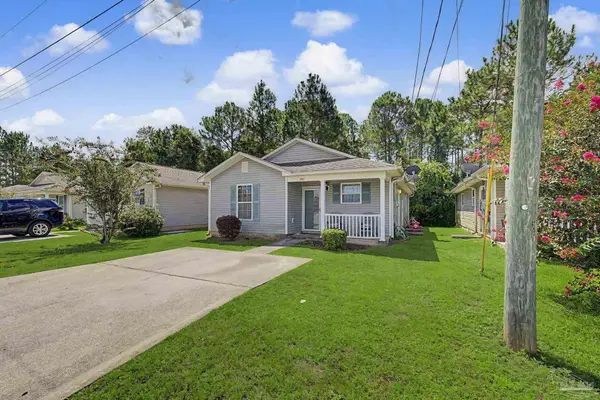 8813 Camshire Cir, Pensacola, FL 32507