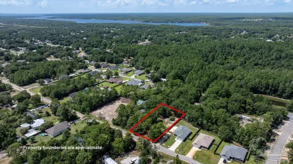 8410 Lucena St, Navarre, FL 32566